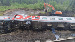 Пассажиров сошедшего с рельсов поезда в Коми отправили в Новороссийск на специальном составе