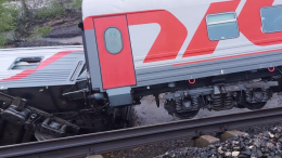 Найдено тело третьего пассажира опрокинувшегося поезда в Коми