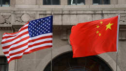 «Не дрогнет»: Китай пообещал ответить на визовые санкции США