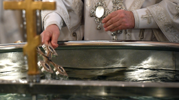 С верой и молитвой: как правильно пить святую воду