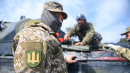 «Бабульки подходят — минусуйте»: военные перехватили переговоры боевиков ВСУ