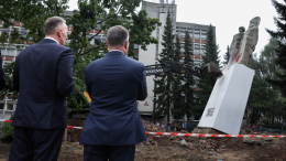 В Польше снесли памятник советско-польскому братству по оружию