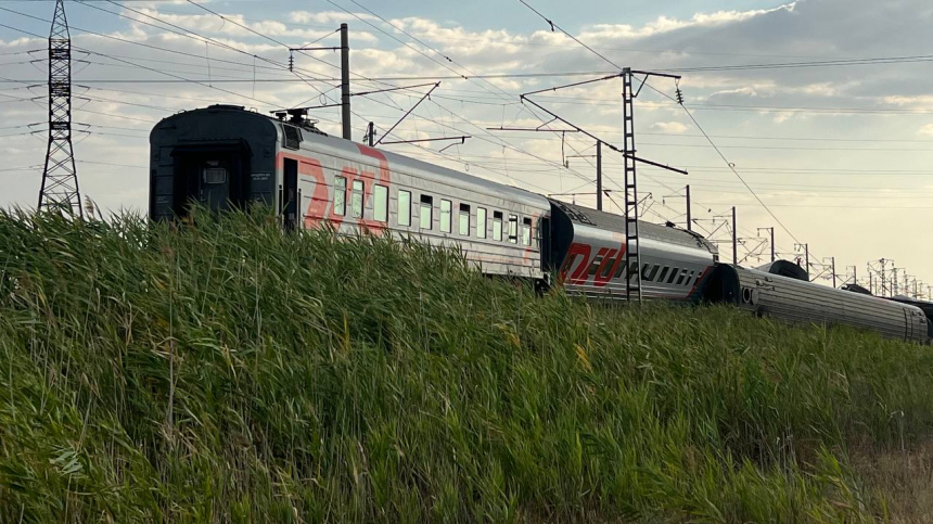 Пассажирка опрокинувшегося поезда под Волгоградом рассказала о размещении пострадавших в ПВР