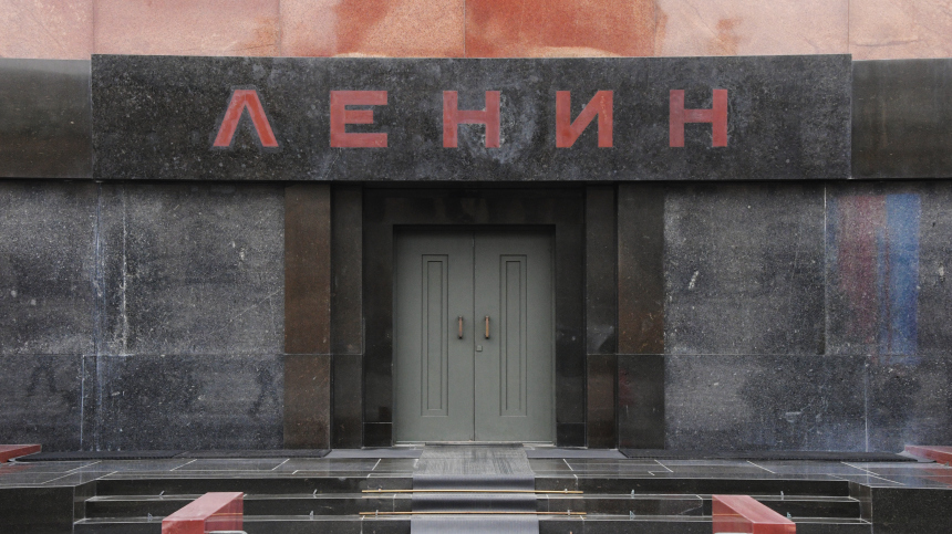 Вечно живой: как на Красной площади появился Мавзолей Ленина