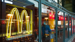 McDonald's убрал из меню чизбургеры в ресторанах США после массового отравления