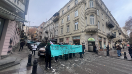 В Грузии приняли закон о запрете масок на митингах