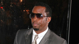 Заставлял убирать комнаты после оргий: против P. Diddy подали новый иск