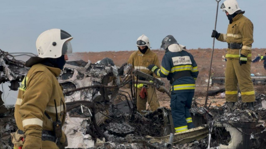 Семь россиян погибли при крушении самолета в Казахстане