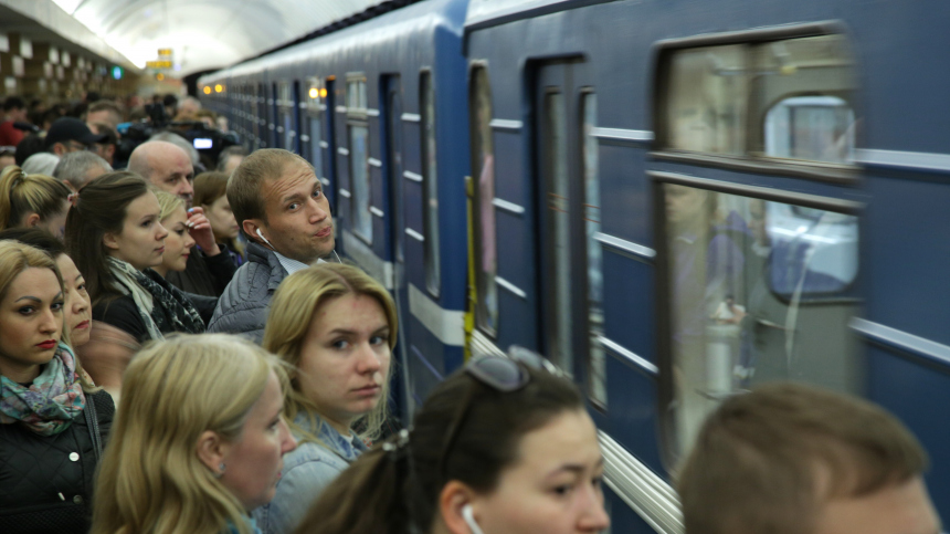 Петербурженка избила супружескую пару в метро