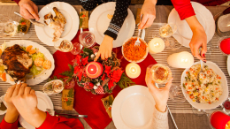 Начните праздник раньше: как правильно провести новогоднее застолье