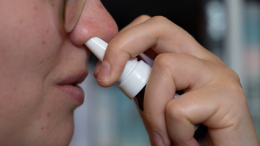 Возможна серьезная травма: чем опасны перелеты с насморком