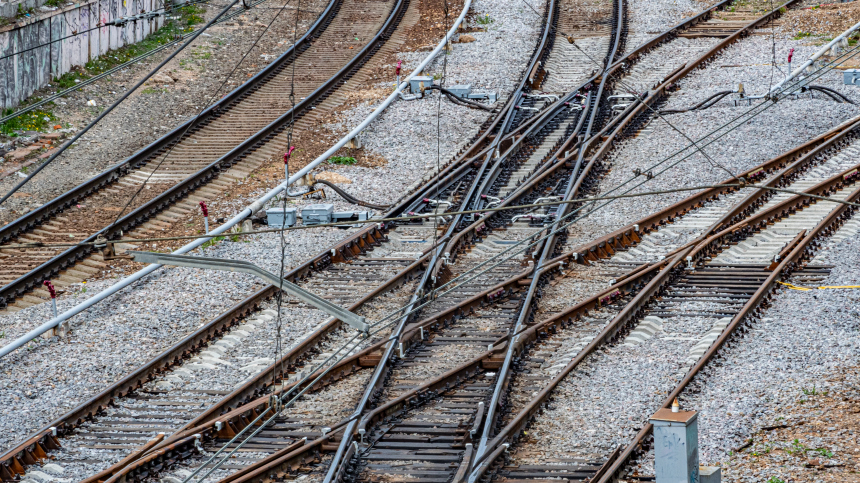 Девять вагонов сошли с рельсов в Красноярском крае