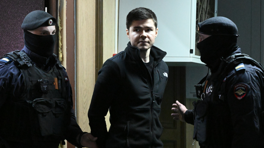 «Готов упорно работать»: Аяз Шабутдинов признал вину по делу о мошенничестве