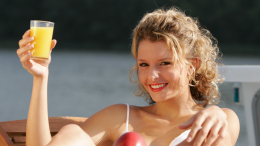Продлевают молодость: самые полезные для красоты и здоровья напитки