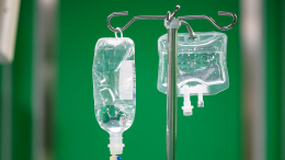 Ребенок попал в реанимацию после падения кирпича с крыши в Санкт-Петербурге