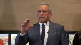 Кеннеди-младший призвал американцев прививаться