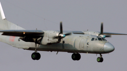 На одном двигателе: в Якутске аварийно сел самолет Ан-24