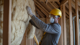 Спасет от холодов: какой утеплитель для дома не даст замерзнуть зимой