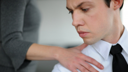 «Беру себе вторую дочку»: чего ожидать от отношений с более молодым партнером