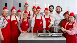 Собянин: Сироты обретают наставников среди участников «Московского долголетия»