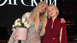 Почему Волочкова уехала со свадьбы дочери: конфликт с зятем или рабочие дела?