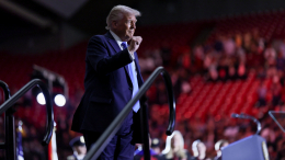 Куда еще дотянулась его рука? Что успел сделать Трамп за 100 дней президентства