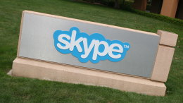 Инновационный и сближающий: мир прощается с мессенджером Skype