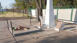 Боевики нанесли удар по мемориалу в честь павших героев ВОВ в Херсонской области