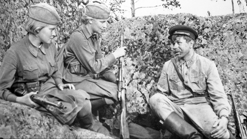 Грелись водкой и носили рюкзаки с кирпичами: как снимали «…А зори здесь тихие»