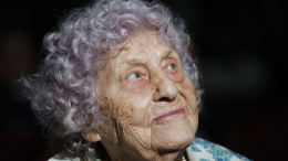 «Железная бабушка» Мария Колтакова поздравила россиян с 80-летием Победы песней