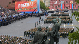 Парад Победы начался на Красной площади
