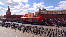 Парад на Красной площади завершился песней «День Победы»