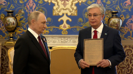 «Стальное поколение» — Путин вручил Токаеву лист о награждении его отца