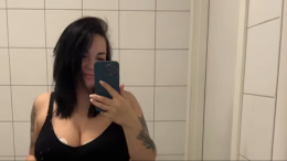 «Пузо треснуло»: внучка Стриженова показала себя после седьмых родов