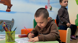 Две детские игровые комнаты открыли в Центральной больнице Дебальцево в ДНР