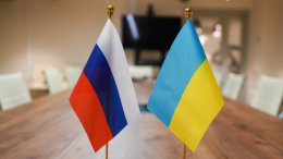 Песков: Россия настроена на серьезный поиск путей мирного урегулирования украинского кризиса