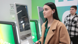 Становятся преступниками неосознанно: подросткам запретят открывать счета без согласия родителей