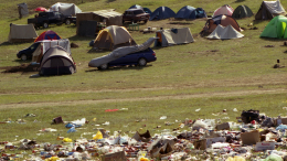 В России хотят поэтапно запретить использование пластика на Байкале