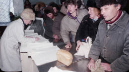 Перемалывала человеческие судьбы: как перестройка изменила жизнь людей в СССР