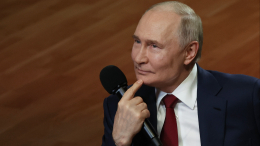 «Бесконечно можно смотреть, как шутит Путин»: самые яркие фразы президента РФ