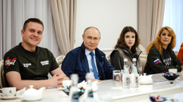 «Мы с вами команда»: о чем Путин говорил с волонтерами в Курской области