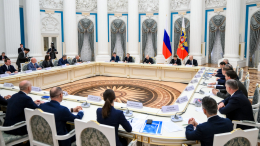 Путин обсудил с предпринимателями развитие экономики и меры господдержки