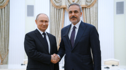 Дипломатия в приоритете: Владимир Путин принял главу МИД Турции в Кремле