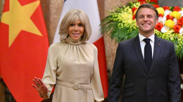 «Держись подальше, неудачник»: расшифрованы слова Брижит Макрон после пощечины