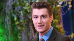 Без стеснения: Воробьев с женой поддались чувствам на публике