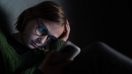 Зачем они это делают? Как помочь подростку, который практикует селфхарм
