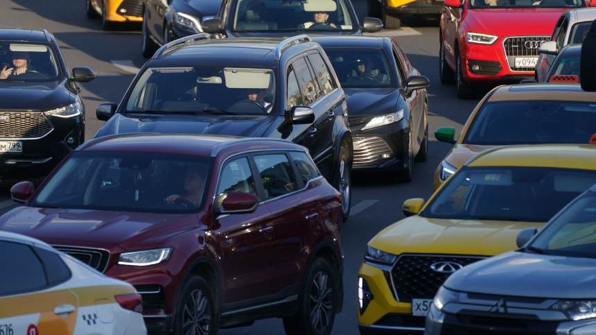 В РФ могут разрешить тонировку на передних стеклах автомобиля