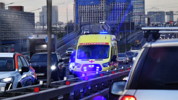 Сбил и не остановился: в Петербурге водитель Rolls Royce переехал мотоциклиста
