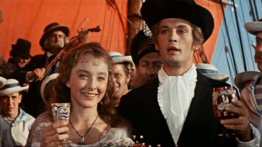 Полкилометра шелка для пионерских галстуков: как снимали фильм «Алые паруса» с Вертинской и Лановым