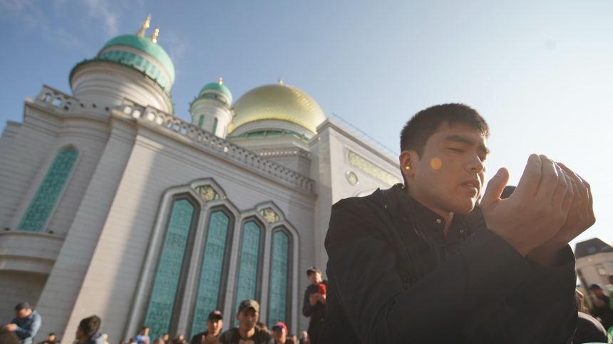 Курбан-байрам 2025 — почему на праздник по традиции режут барана